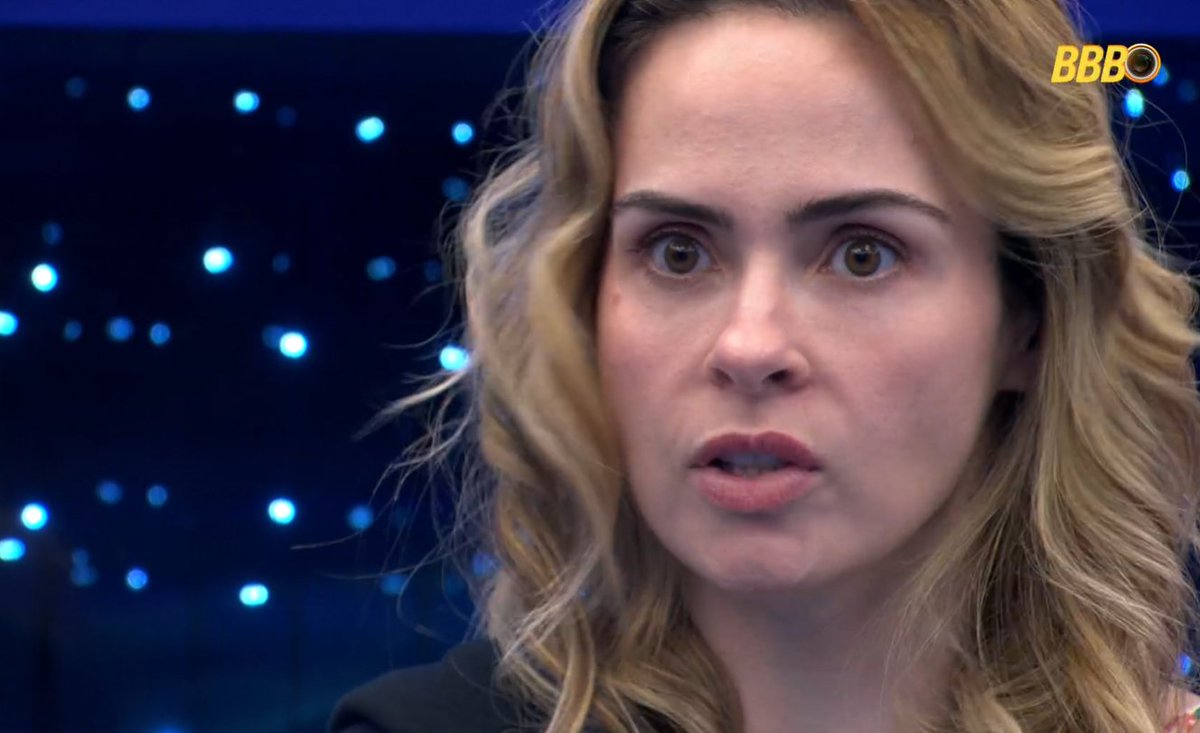 AH PARAAAAAAAA! Ana Paula está há dias falando que formaria um grupo sem Babu e companhia, e AGORA ESTÁ COM A NARRATIVA QUE DE FOI ABANDONADA E TRAÍDA por esse grupo em conversa com o Juliano. Sabe o que é pior? ELA MENTE LÁ DENTRO E O PÚBLICO TOMA COMO VERDADE AQUI FORA.  #BBB26