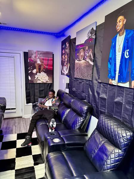 the_only_boogie's tweet photo. I’m Loading Up Give Me A Second….. #LLPOPPA 🙌🏿🤞🏿 #CMG4L !!! https://t.co/NbrKESHW1Z