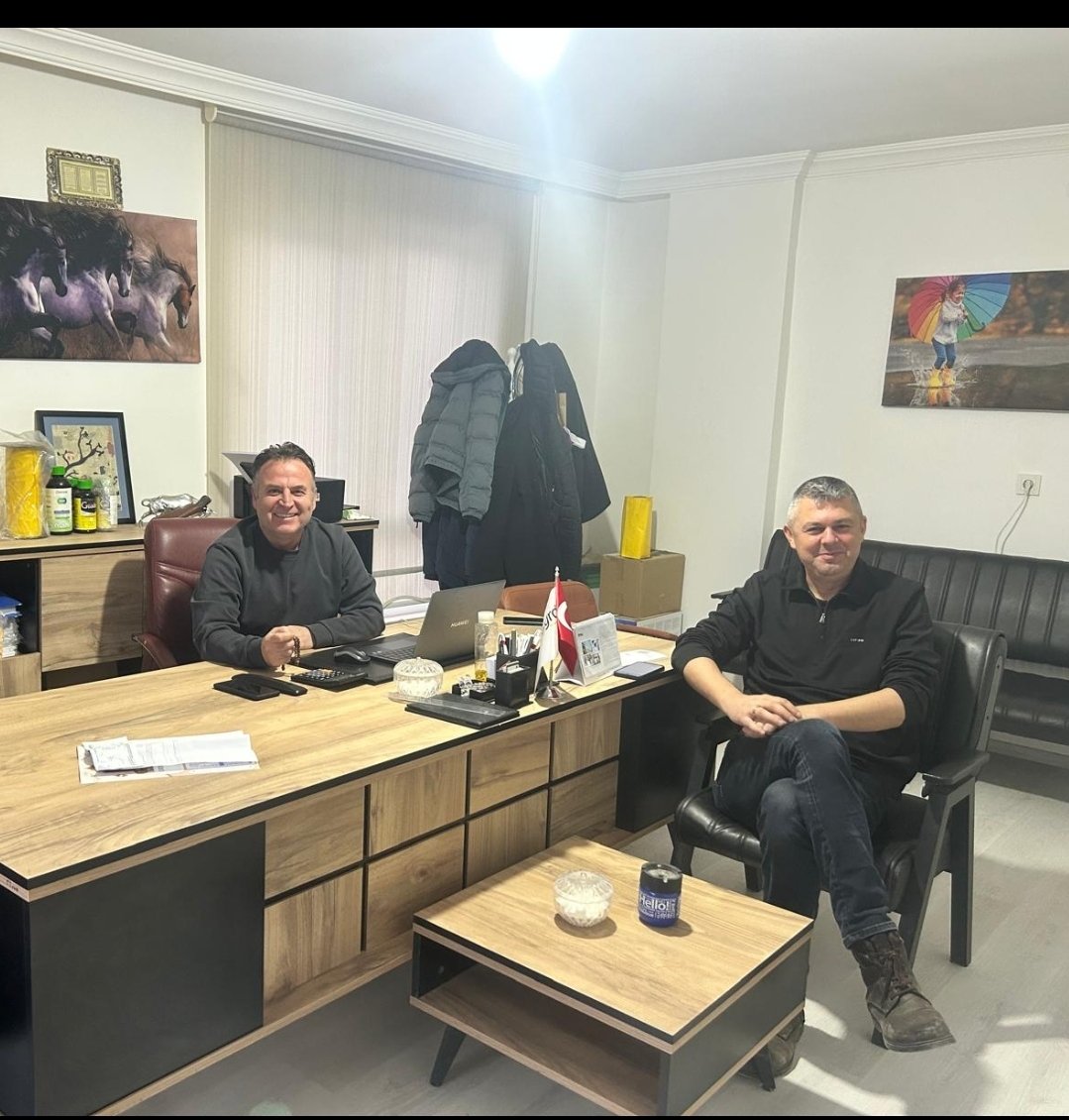 mustafakursat19's tweet photo. Bu akşam @yildiz_alptekin kardeşimi Exper Hayvancılık Alaca ofisimizde iftarda ağırladık.Ayaklarina sağlık. https://t.co/ynnw4jKs7q