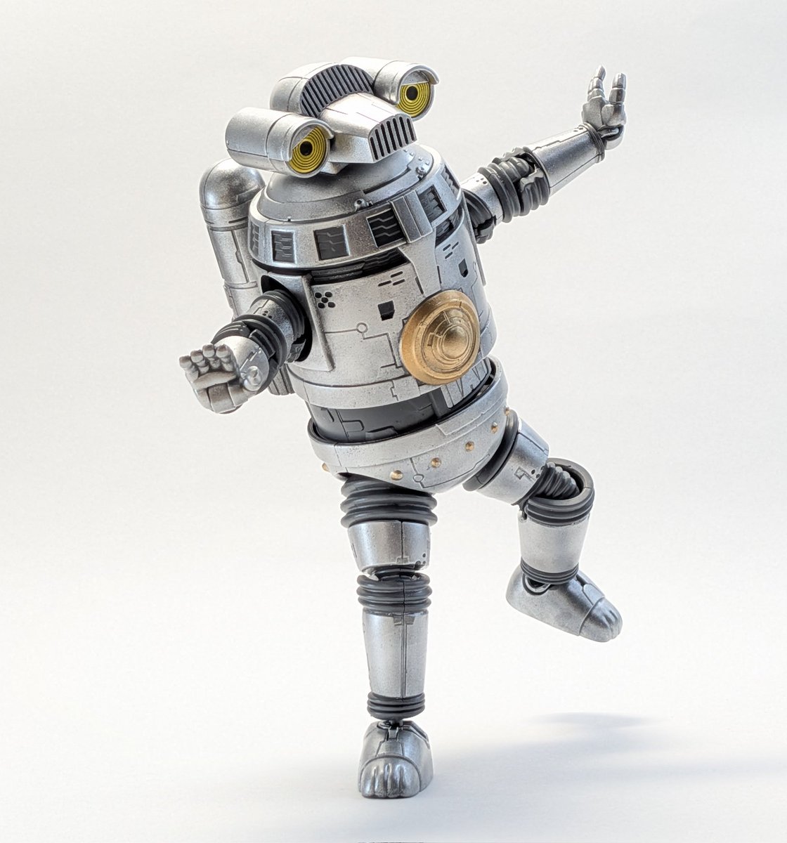 ミニプラ　特空機1号セブンガー
完成しました！

水性ホビーカラーの化粧用スポンジ塗装です！

ちょっと凹凸ある塗膜がスーツの質感とマッチした気がします！
#ウルトラマンZ
#ミニプラ