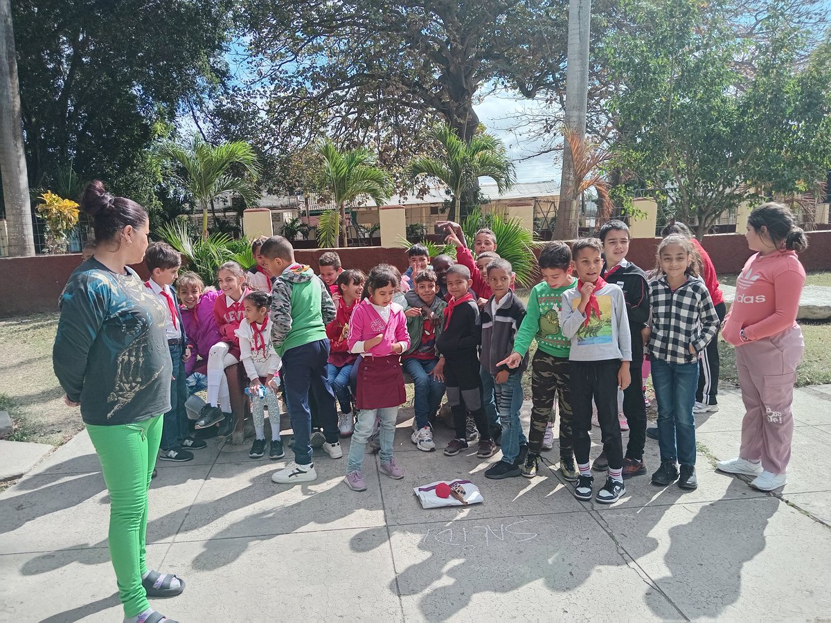 Nada podrá apagar la alegría y seguridad de nuestros niños #CubaSoberana #CubaEstáFirme <a href="/DirectEducaHab/">Karenia Marrero Arrechea</a> <a href="/AlfredoVzquezP/">Alfredo Vázquez Pérez</a> <a href="/Colina_CTCuba/">Miguel Colina</a> <a href="/NiurkaOrbera/">Niurka Maria González Orberá</a> ❤️🇨🇺🇨🇺🇨🇺