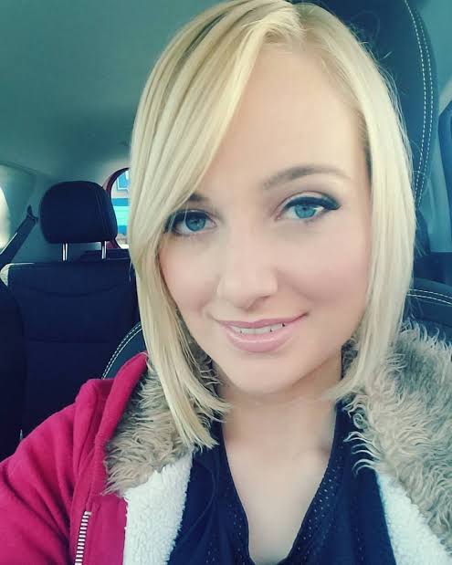 becky_rosewilton tweet media