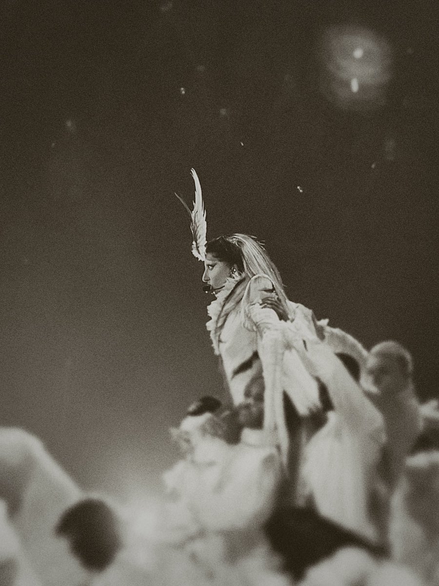 gx_b57's tweet photo. MAYHEM Ball LA, Night 8 #mayhemball #mayhemballLA @ladygaga https://t.co/0mk3Q12eYN