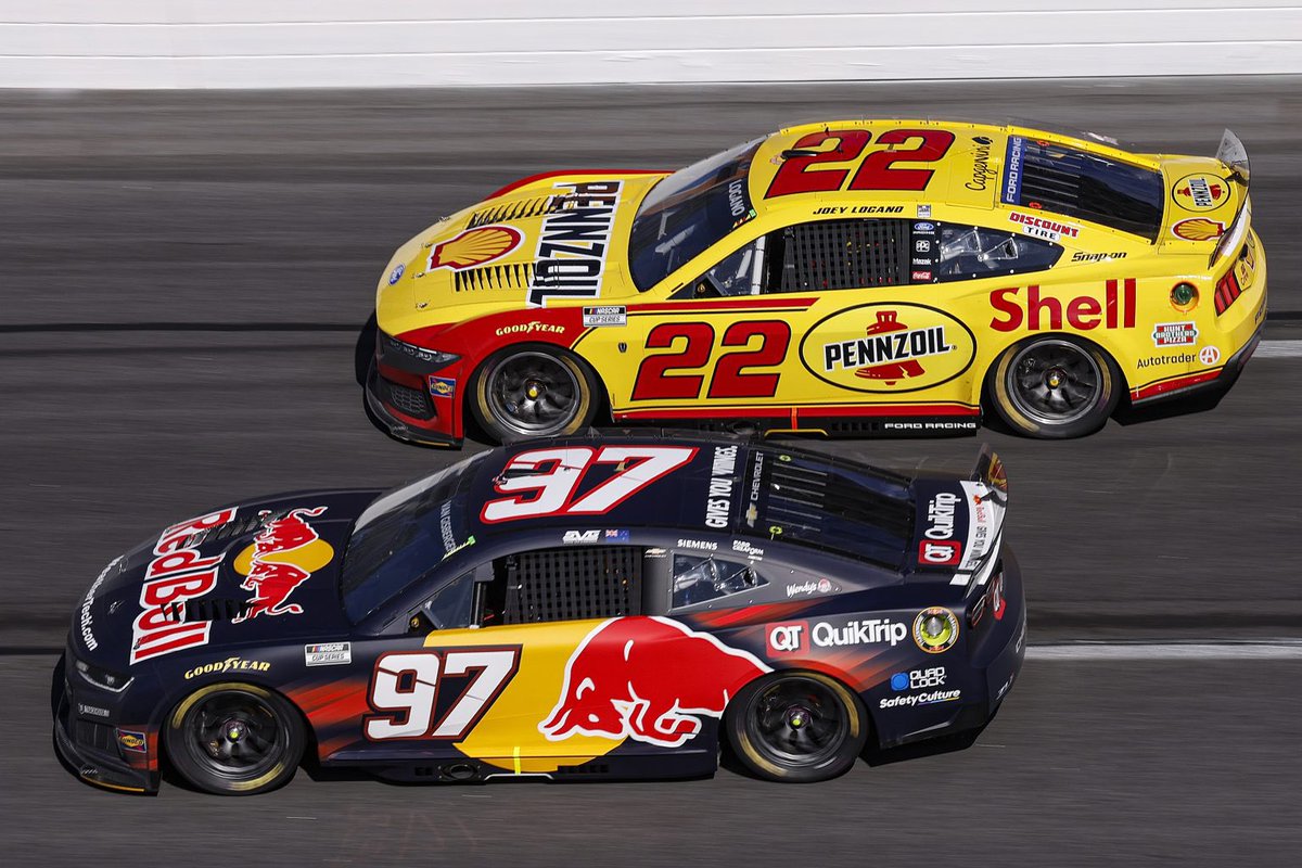 Nascarpixtures's tweet image. Shane Van Gisbergen and Joey Logano - Atlanta 2026