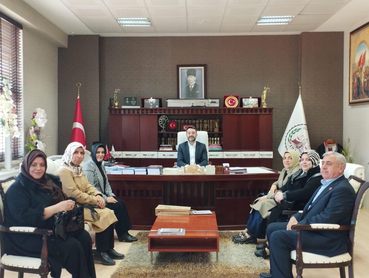 Elazığ il kadın kolları olarak STK ziyaretleri kapsamında, Elazığ’da görev yapan Elazığ Baro Başkanı Sayın Av. Melih Efe’yi ziyaret ettik.Kendilerine teşekkür eder, başarılarının devamını dileriz.

#FatihErbakan
#YenidenRefahPartisi
#YenidenRefah
#YenidenErbakan