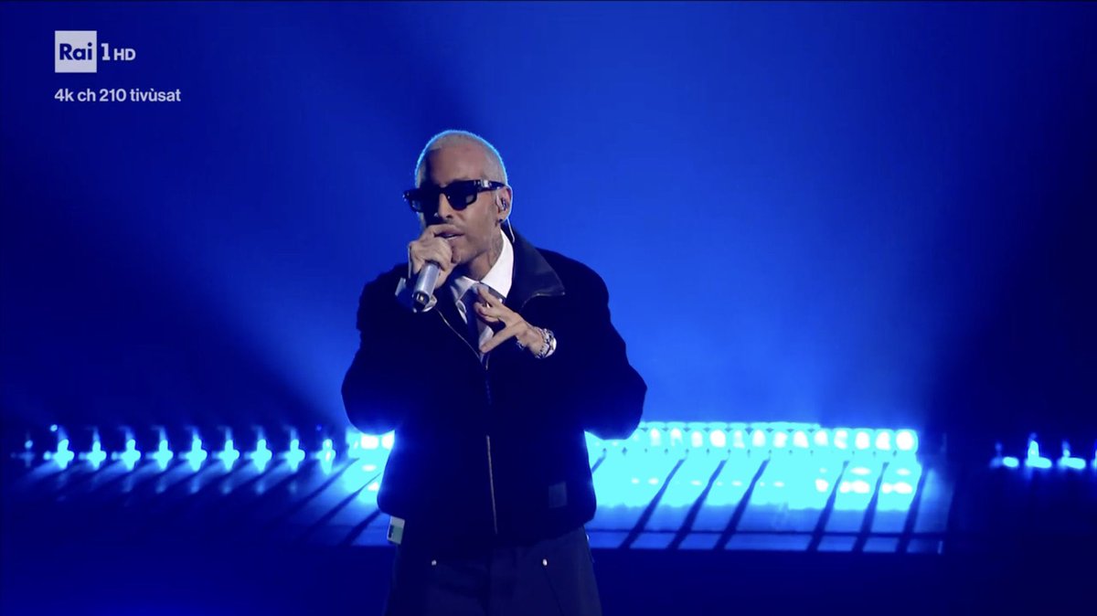 mattymatty11's tweet photo. Ma che figo Macho Melandri
#sanremo2026 https://t.co/yKYOWp1cJ2