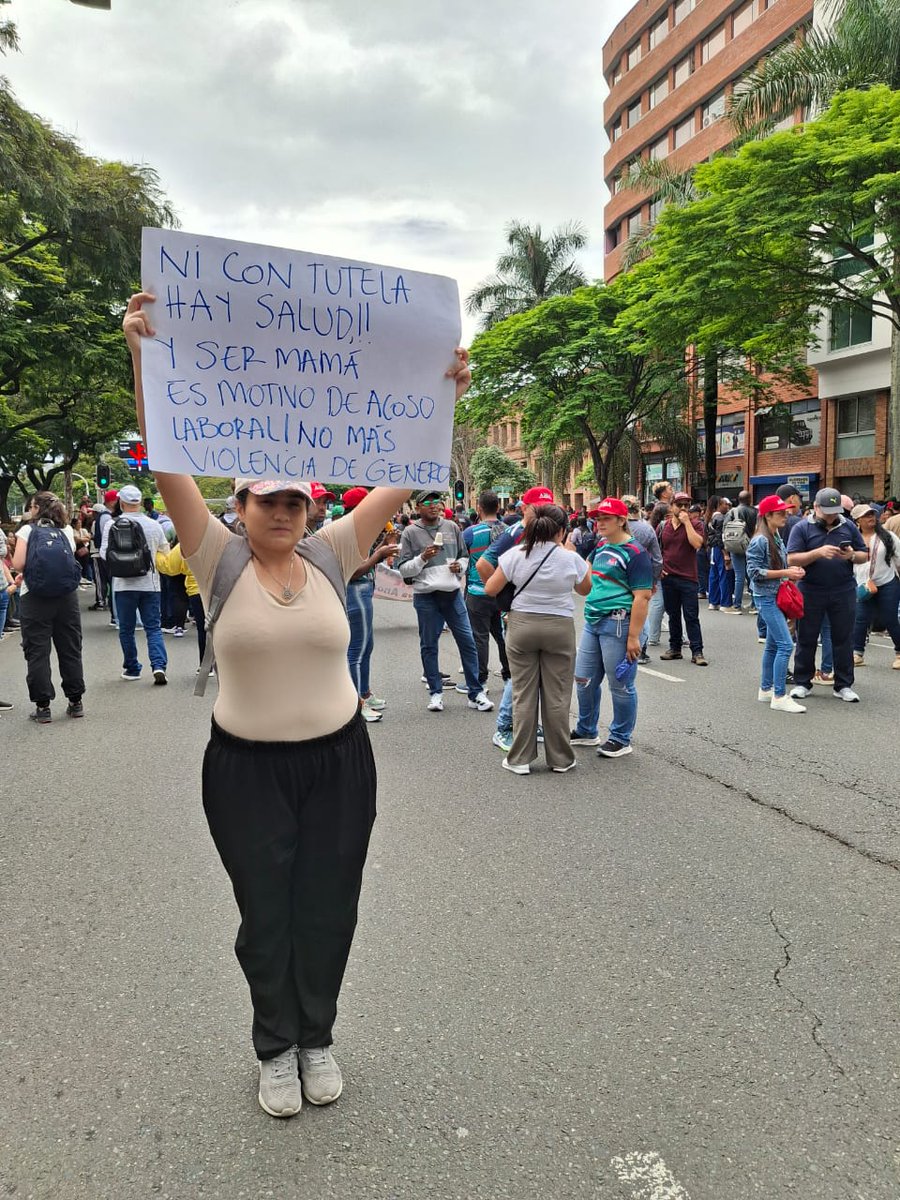 Katheri12519961's tweet photo. Ayuda x favor ! Con desacato, fallo de tribunal y aún no le asignan a mi hijo su exámen, queja en @Supersalud, @FomagOficial y le cancelaron sus terapias indispensables.Además me están acosando laboralmente por ser mamá, ya fui a @PGN_COL @DefensoriaCol @MintrabajoCol y nada pasa https://t.co/CTFggRr6uB