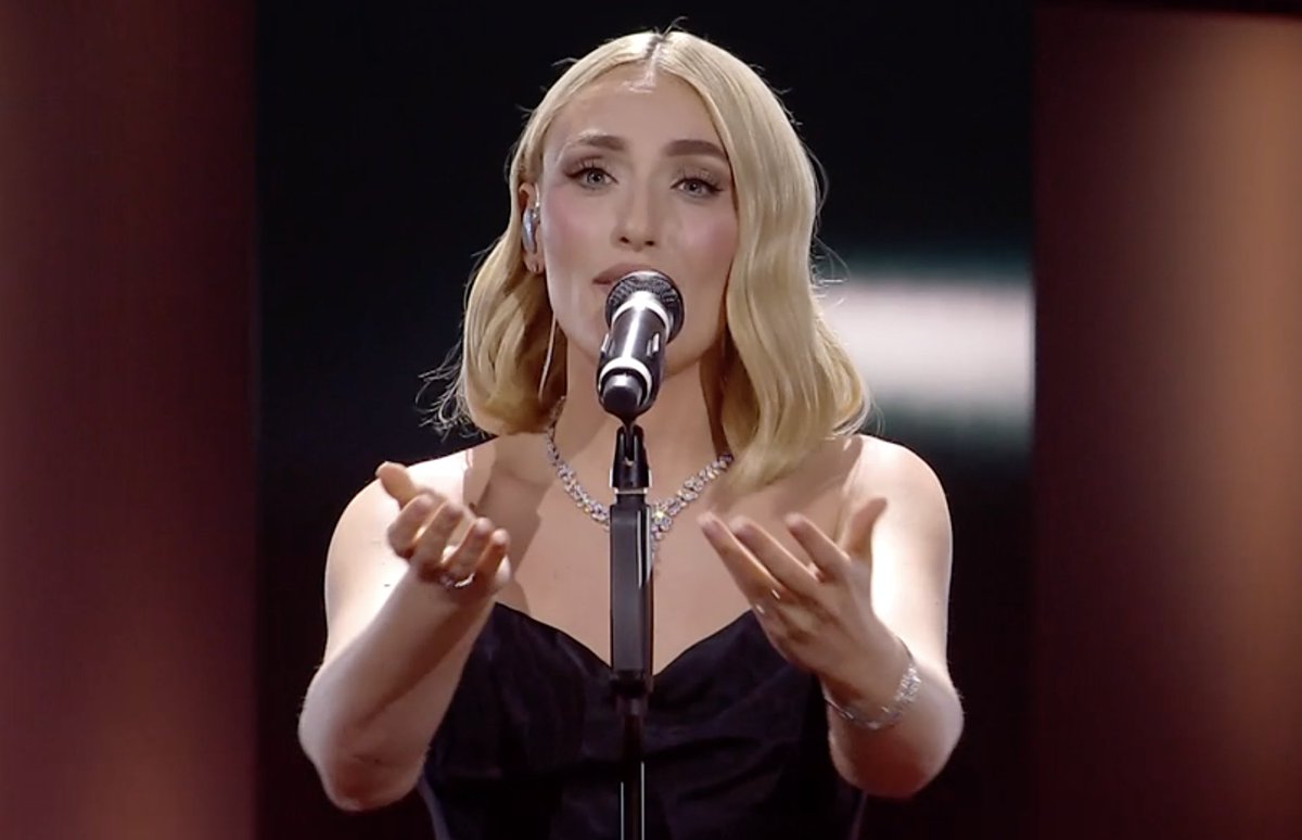 simonettamarfo1's tweet photo. Ed è subito Sara Ferragni #sanremo26 https://t.co/ImLB9EVRGJ