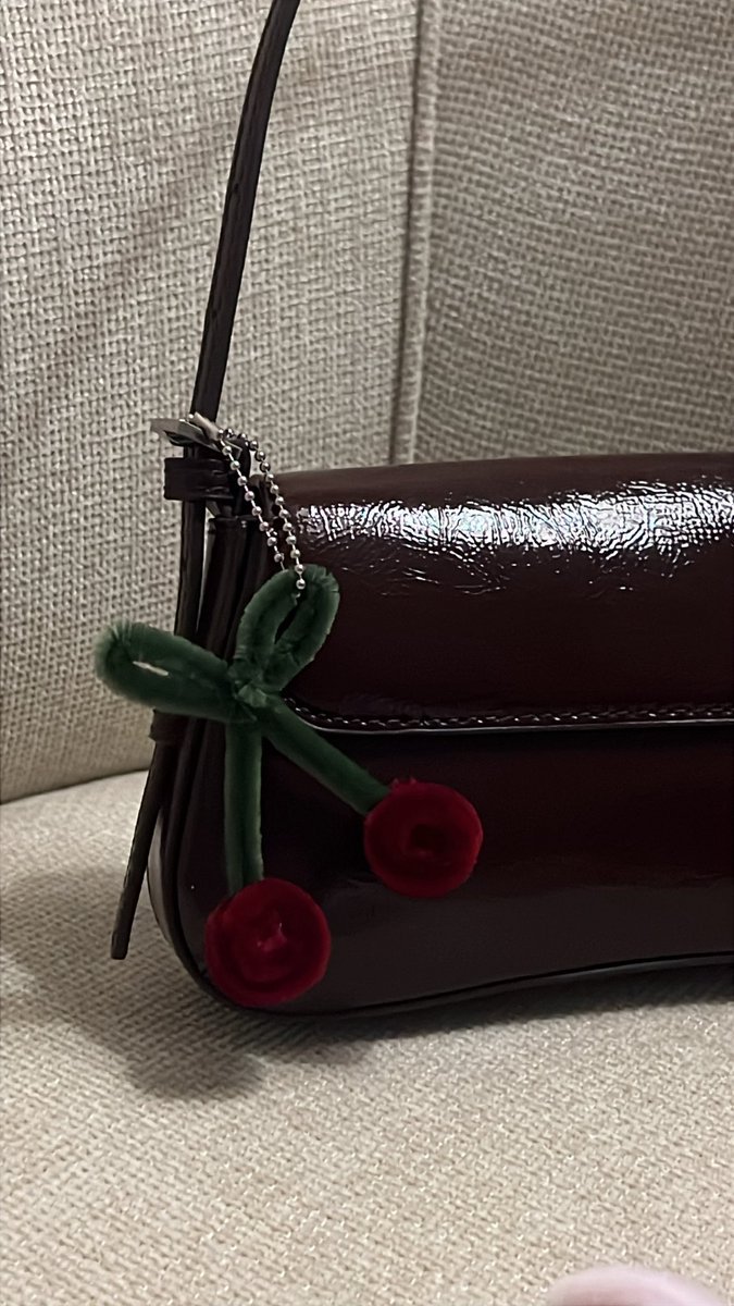 فــيلار tweet media