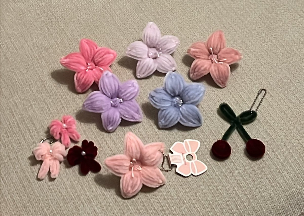 فــيلار tweet media