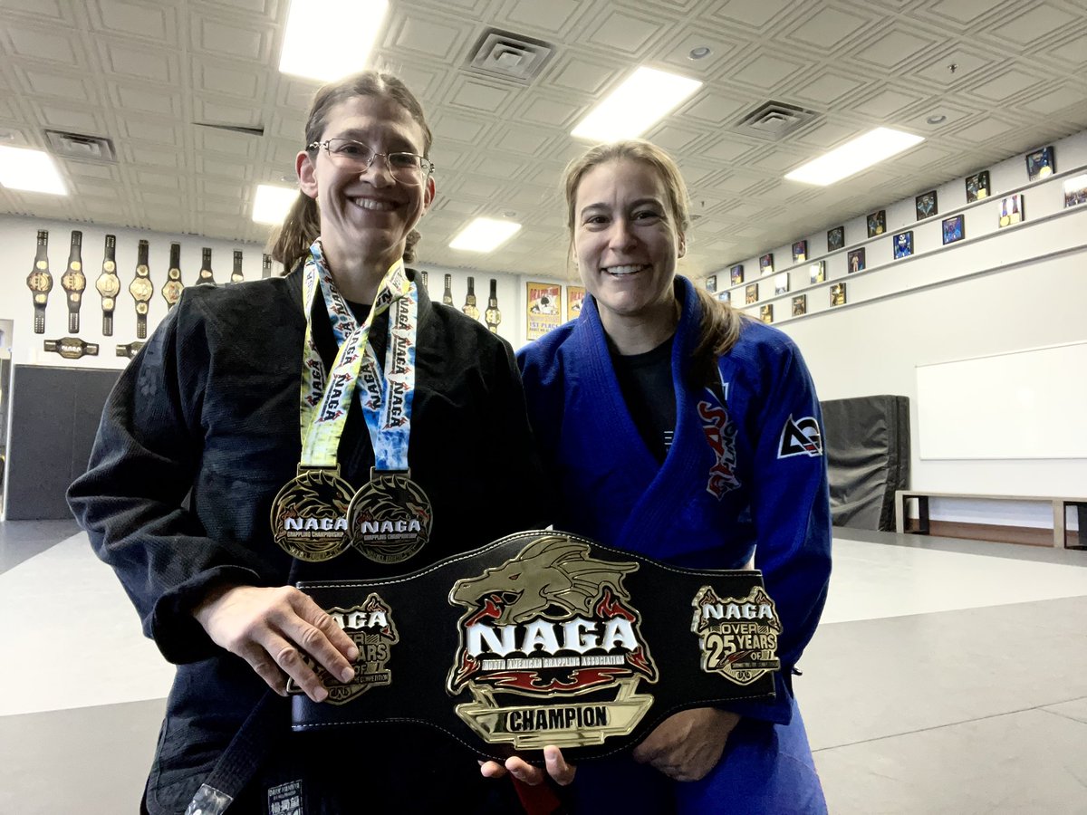 Roxyfighter's tweet image. I appreciate Beth for training with me and showing me technique! She has an unusual combination: a gym, a child Max can play with, and a time schedule I can align with. I appreciate you! お世話になっています！ #bjj #jiujitsu #training