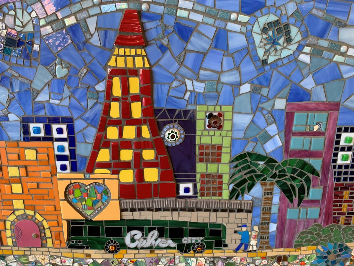 CulverCityBus's tweet photo. Hey Culver City! Take Line 1 or Line 7 to Village Well Books &amp; Coffee across from City Hall - grab a book, try some of their delicious coffee and check out the familiar ride in the mural. #TransitTuesday https://t.co/w67elpGGSU