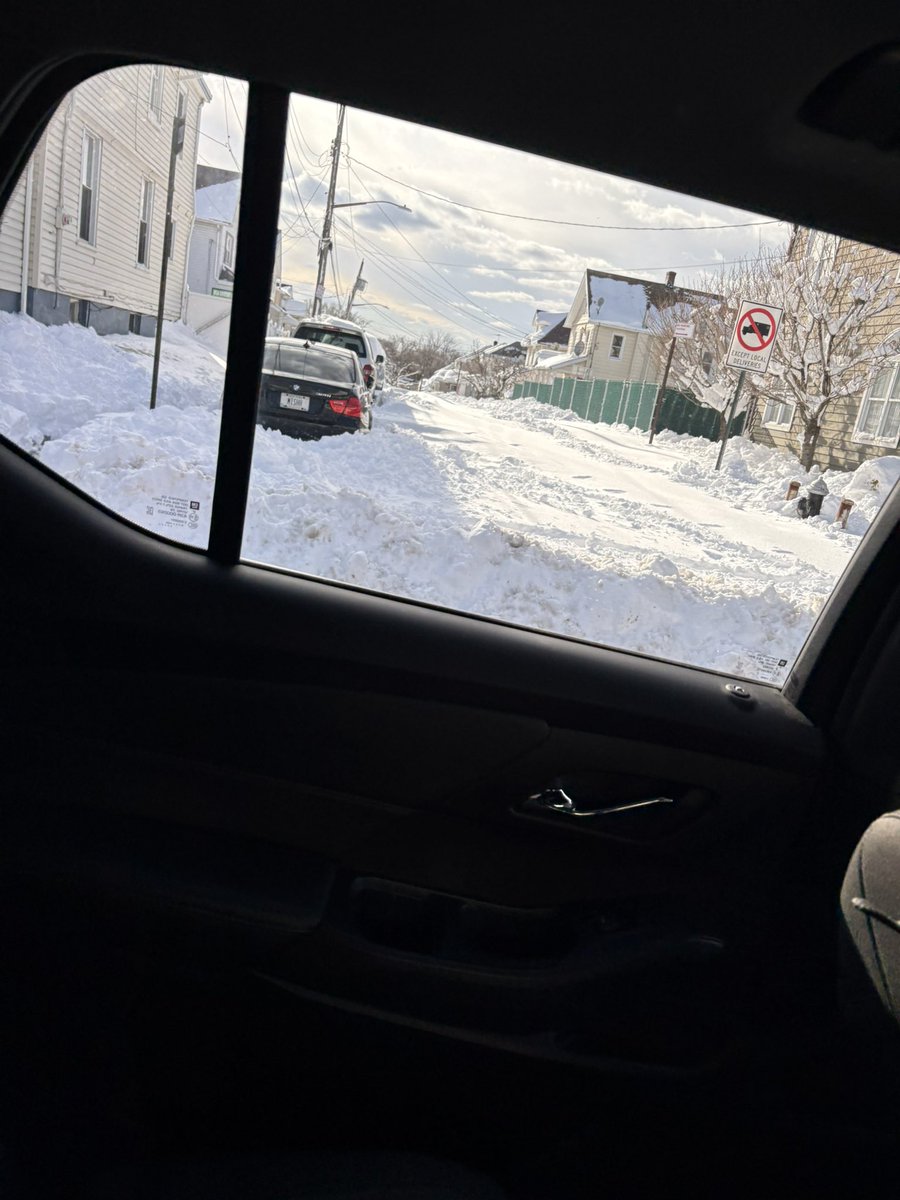 gabbaynuara's tweet photo. @NYCMayor Several Blocks by several of the Tier 1 Schools were still not plowed as of 3:30pm in Staten Island.
Chancellor cancelled and rescheduled his in person event. 4 of our school buses were stuck! Where are you getting your numbers?
Maybe we should go remote?
@NYCSchools https://t.co/bddtVwmj9p