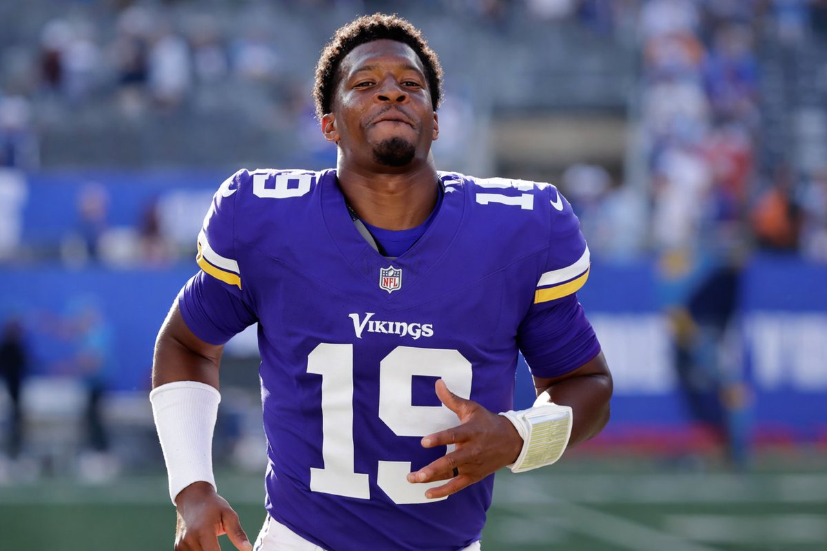 Imagine how entertaining it would be if Jameis Winston signed to the Vikings

He could genuinely go for 5,000 yards and 40 INTs with Jettas