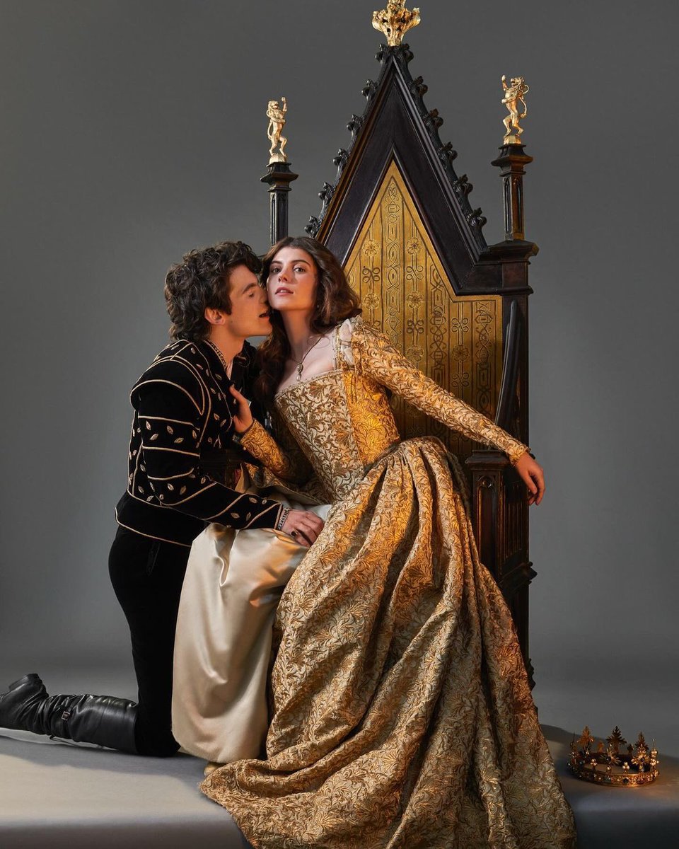 My lady Jane having the sexiest photoshoots, story, actors, performances, action, pnr romance only for prime to cancel it after ONE SEASON