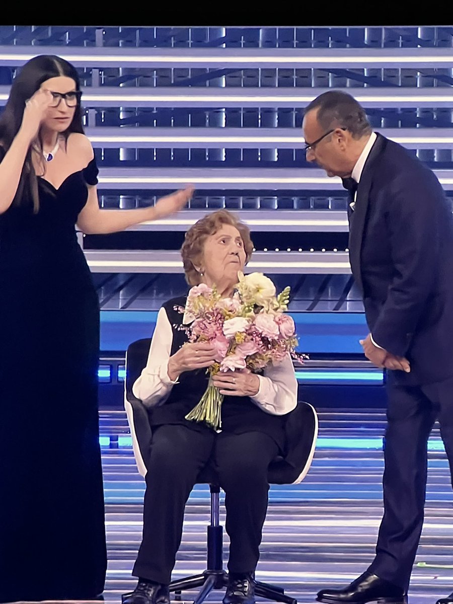 AngelaLanotte's tweet image. La #sinistra italiana riparta dalla signora #gianna 
#sanremo2026