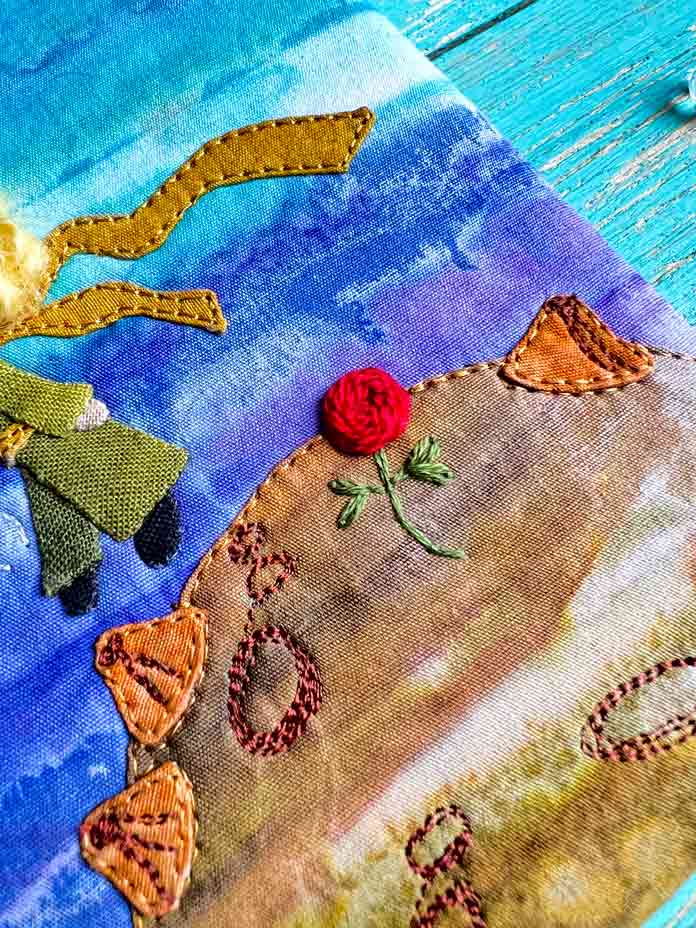 QUILTsocial's tweet photo. Create sweet, stitched decor with Always a Dreamer Wall Art. Practice applique and hand embroidery in a 6¼” wall art pinkeep from ANPTmag Issue 62, digital. 💙 https://t.co/q0PrZcUclG #ANPTmag #ANeedlePullingThread #QUILTsocial #CreativeSewing https://t.co/lHWFh3aOGI