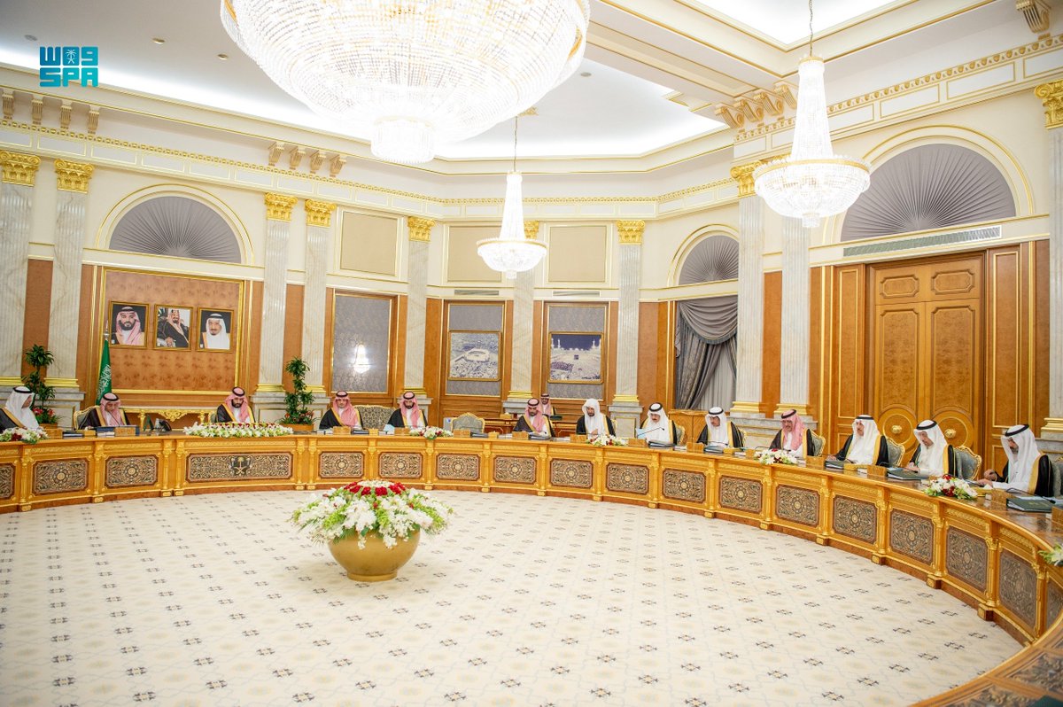 #مجلس_الوزراء يتناول مستجدات أعمال اللجان المشتركة بين المملكة وعدد من الدول الشقيقة والصديقة، والتقدم المتواصل في مسارات التنسيق والتعاون المتبادل على مختلف الأصعدة؛ بما يعزز العلاقات الثنائية ومتعددة الأطراف ويدفع بها نحو آفاق أرحب.
#واس