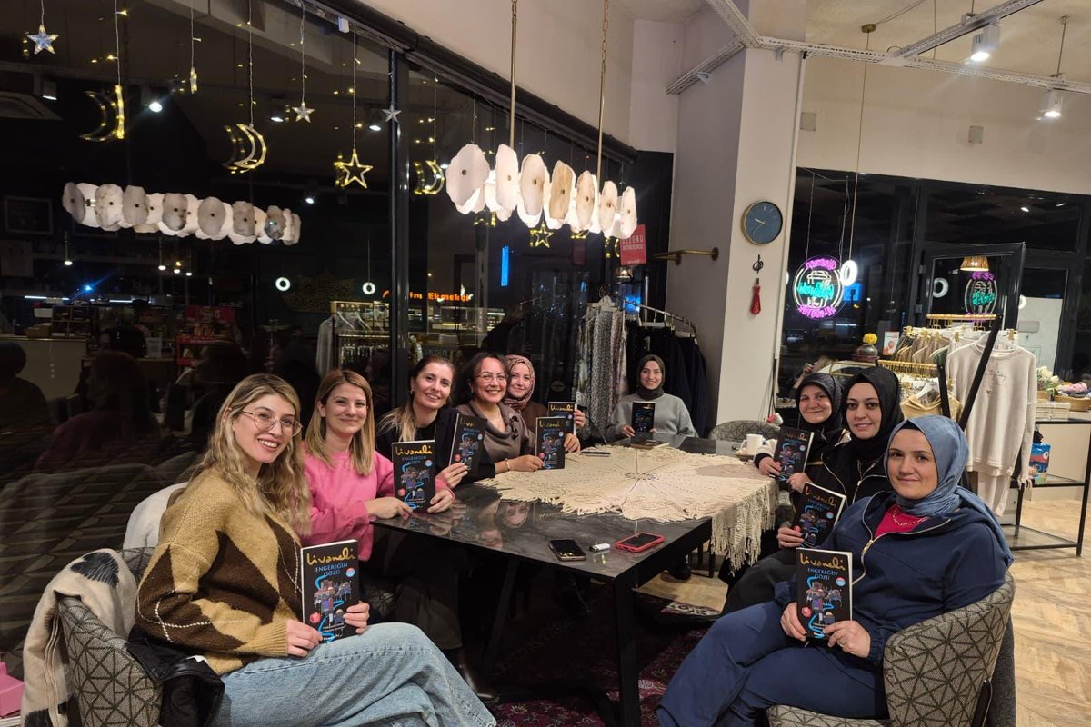 📚 Okuyan Muallimler Projesi 📚
İnegöl Mediha Hayri Çelik Fen Lisesi öğretmenleri, bu ay Zülfü Livaneli’nin “Engereğin Gözü” adlı eserini okuyarak değerlendirmede bulundular.
Eser: Engereğin Gözü
Yazar: Zülfü Livaneli