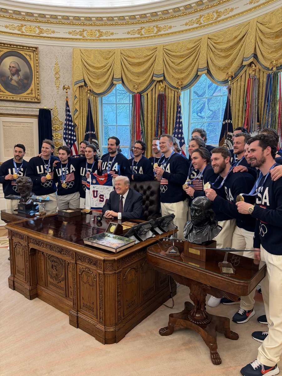 🔥 BREAKING: The White House just dropped an EPIC group photo of President Trump with the Team USA Men's Hockey gold medalists in the Oval Office

Trump LOVES welcoming these heroes home!

They'll even be at the State of the Union tonight. ENJOY THE MOMENT, PATRIOTS! 🇺🇸