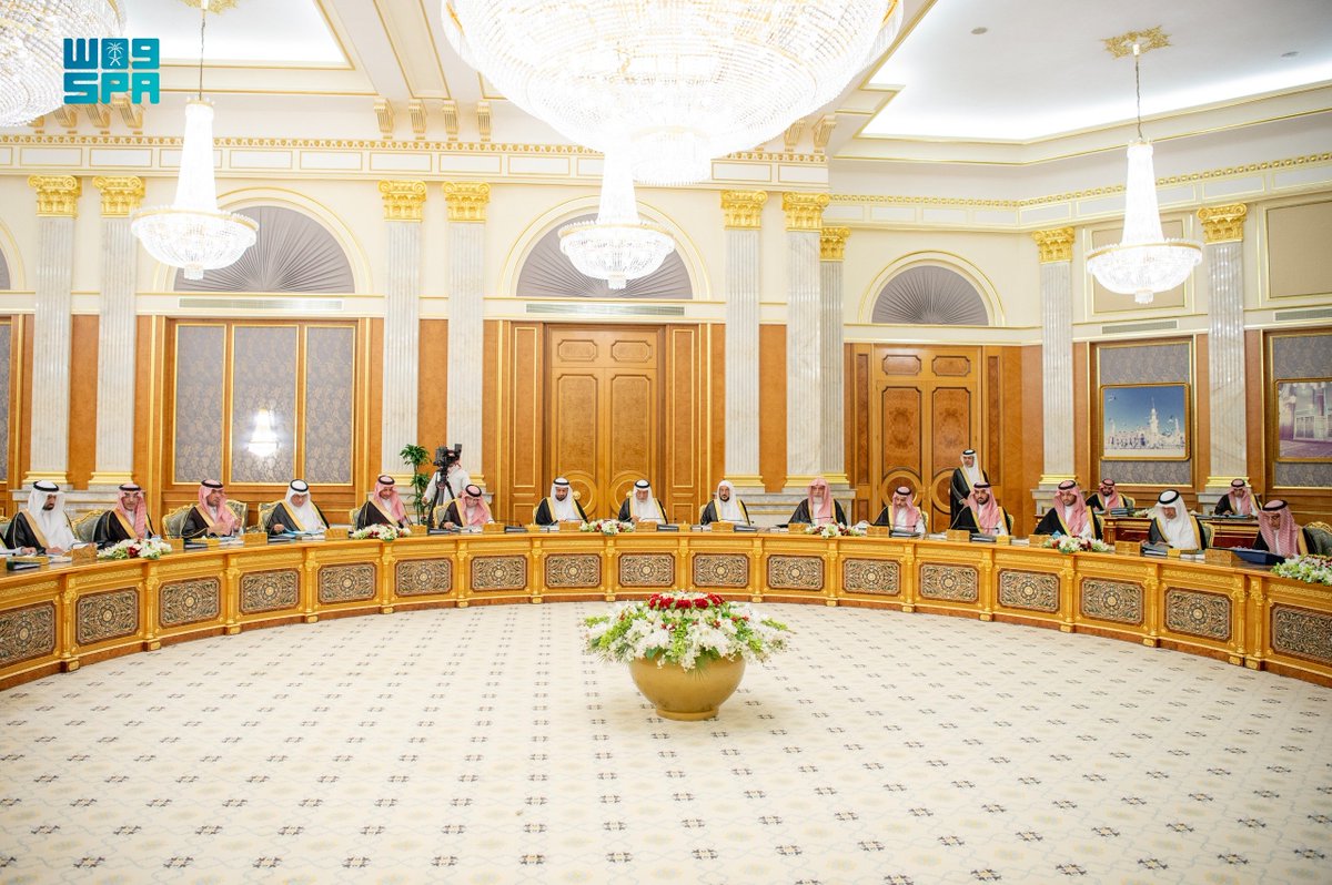 #مجلس_الوزراء: دمج المركز الوطني للتنافسية والمركز السعودي للأعمال الاقتصادية في مركز واحد باسم "المركز السعودي للتنافسية والأعمال"، والموافقة على تنظيمه.
#واس