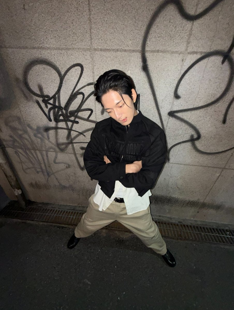 kuyngjun's tweet photo. @Jebemin DANE, 2004 produser lagu setara OA jemsii. https://t.co/HjhOeToZjw