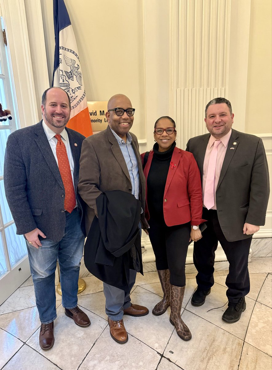 CMDMCarr's tweet image. Wonderful seeing the great @errollouis at City Hall today as he took his journalism class from @CunyOf to see today’s Stated Meeting w my #StatenIsland colleagues @KamillahMHanks &amp;amp; @CMFrankMorano