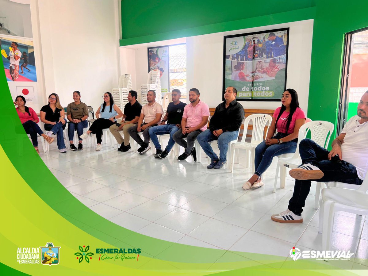 EsmeVial_EP's tweet photo. 🧠La salud mental también construye un mejor servicio público  

Personal administrativo de ESMEVIAL EP recibió capacitación en manejo del estrés, salud mental y equilibrio emocional, junto a la Casa de la Juventud de la Alcaldía Ciudadana de Esmeraldas. #EsmeVialEP #Esmeraldas https://t.co/JjZZYyeiLl