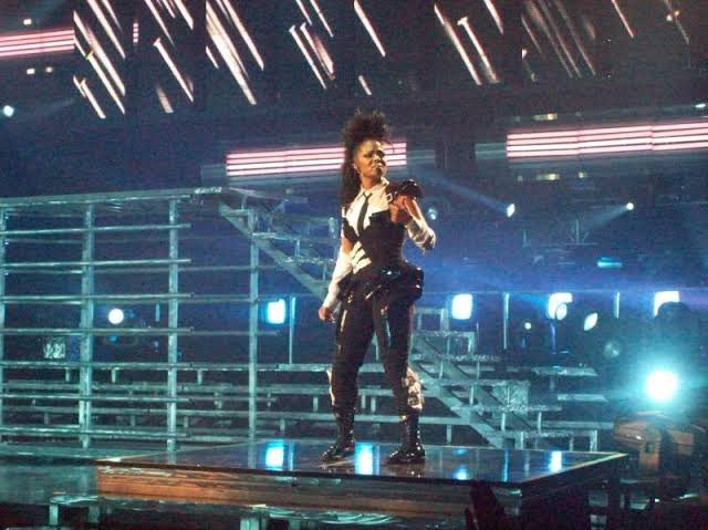 JansLife tweet media