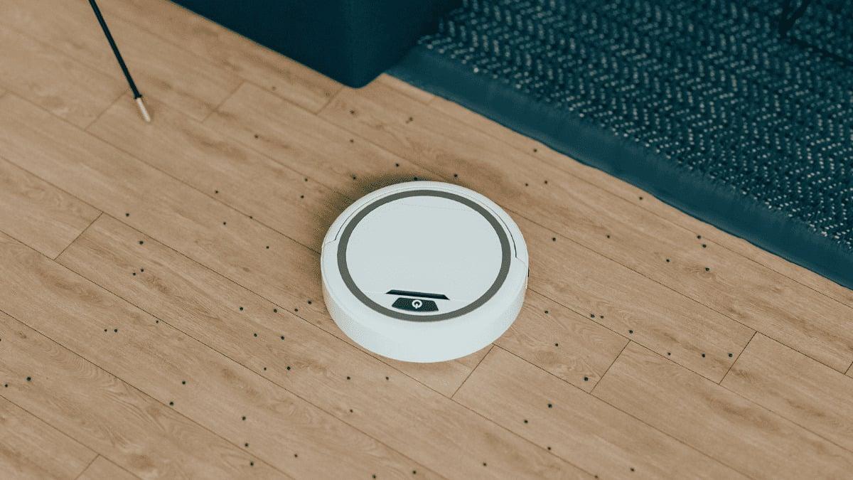 En bidouillant son robot-aspirateur, il parvient à prendre le contrôle de 7.000 appareils de particuliers
👉 slatenow.link/4s3FtLf