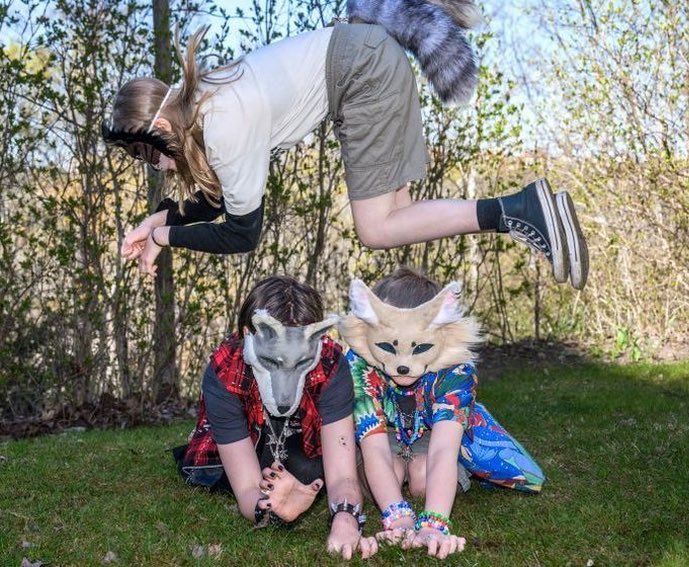 Este monito obtuvo la empatía mundial que no obtuvieron los 60 mil niños asesinados en Gaza en estos últimos 700 días y estos jóvenes causaron mas indignación que los que bombardearon la franja.