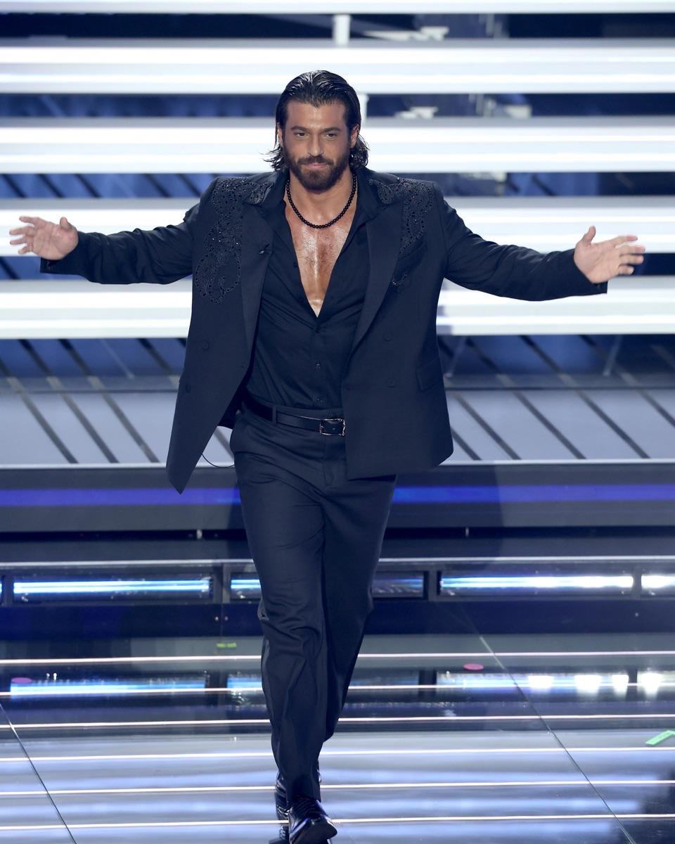 CClubItalia's tweet photo. Süper 
#CanYaman
#sanremo2026 https://t.co/bbPlqPxfgz