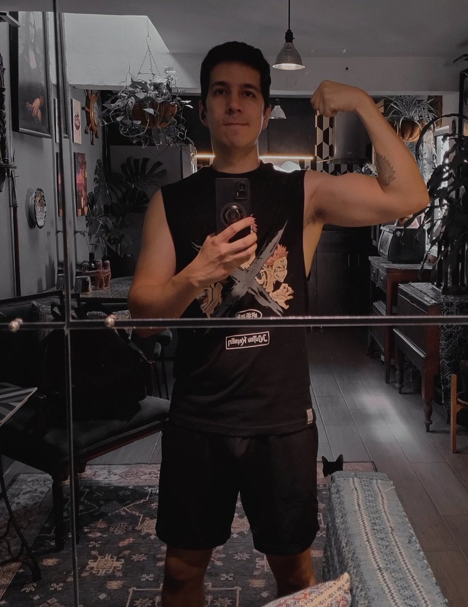 Después del caos, el miedo y el FUEGO!!! regresamos a la normalidad 😙 hoy se salió a la calle, se fue al gimnasio y se regresó a casa sin incidentes. Espero que se encuentren bien y estén regresando a la normalidad.

#Guadalajara #GymProgress #Motivacion #GayGdl #GayMx