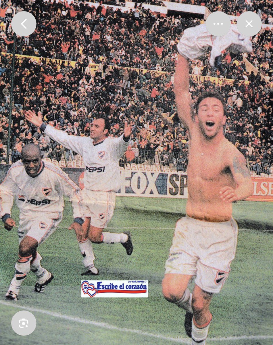 maxbritos13's tweet photo. @laabdon Apertura 2002 goles de ojota y Peralta https://t.co/xTbhZJAF7D