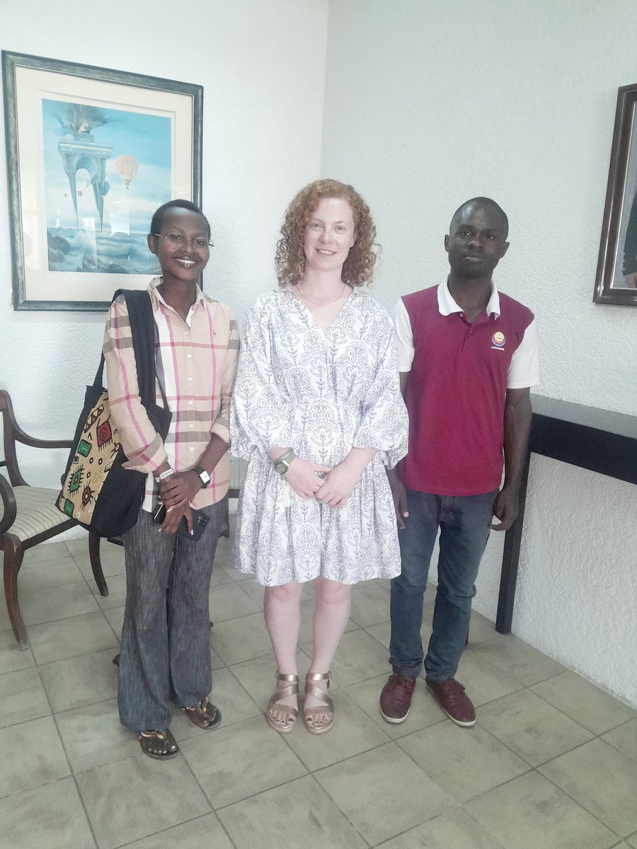 EnvironmentUb's tweet photo. Le 20/2/26, @EnvironmentUb a été reçu par la #Cheffe de #coopération adjointe à l’#Ambassade de #Belgique au 🇧🇮
Au cœur des échanges : l’initiative « Jeune parle au jeune », une approche innovante d’éducation environnementale par les pairs.

#Jeuneparleaujeune #Climat #Burundi https://t.co/1gvomZAFWI