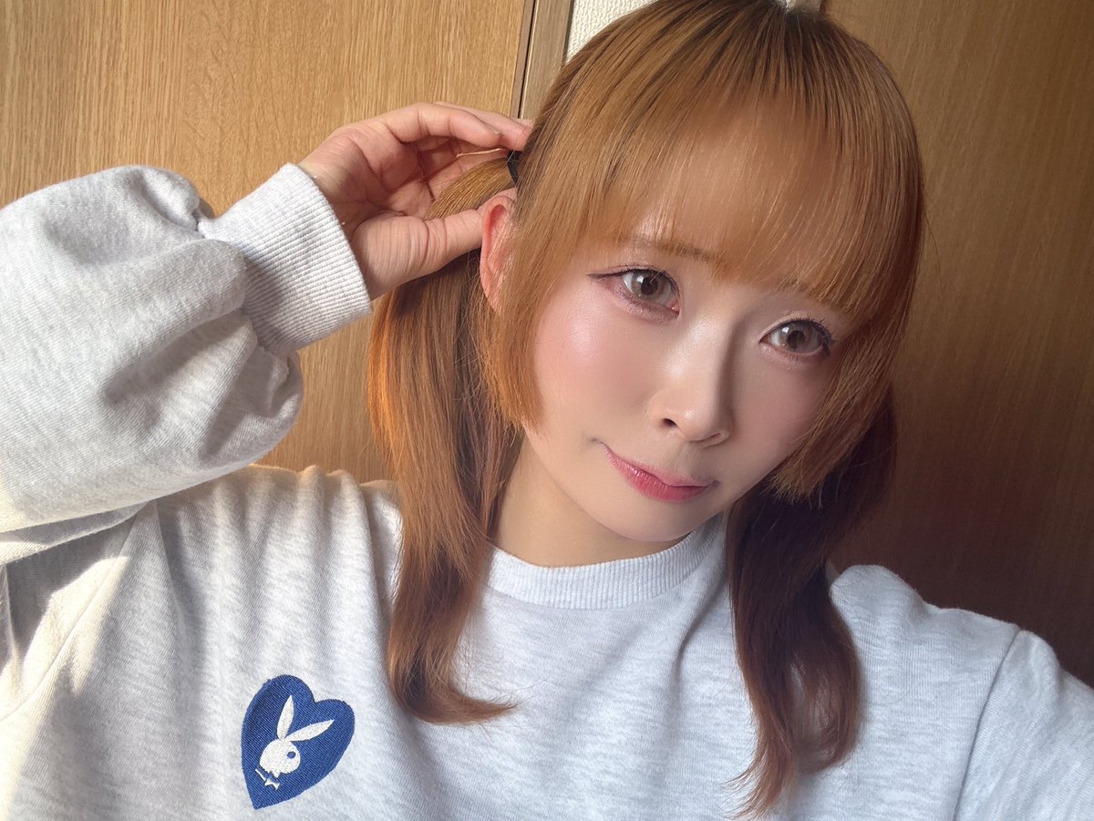 おはよう☀️𓈒𓏸

雨模様だけれどえいえいおー✊
今夜は新宿で私服ライブです🎤🎀