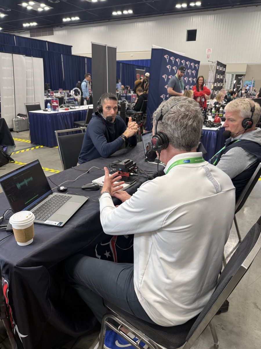 TexansVoice's tweet photo. Nick Caserio and @AndrewSiciliano join me and @jharrisfootball tonight to kick off our #NFLCOMBINE Shows - 6-7pm!!
@SportsRadio610 
Audacy App https://t.co/LeP2Mk404r