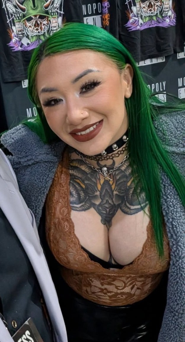 Hot Babes 'N Pro Wrasslin tweet media