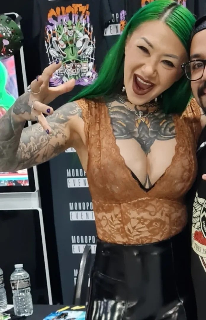 Hot Babes 'N Pro Wrasslin tweet media