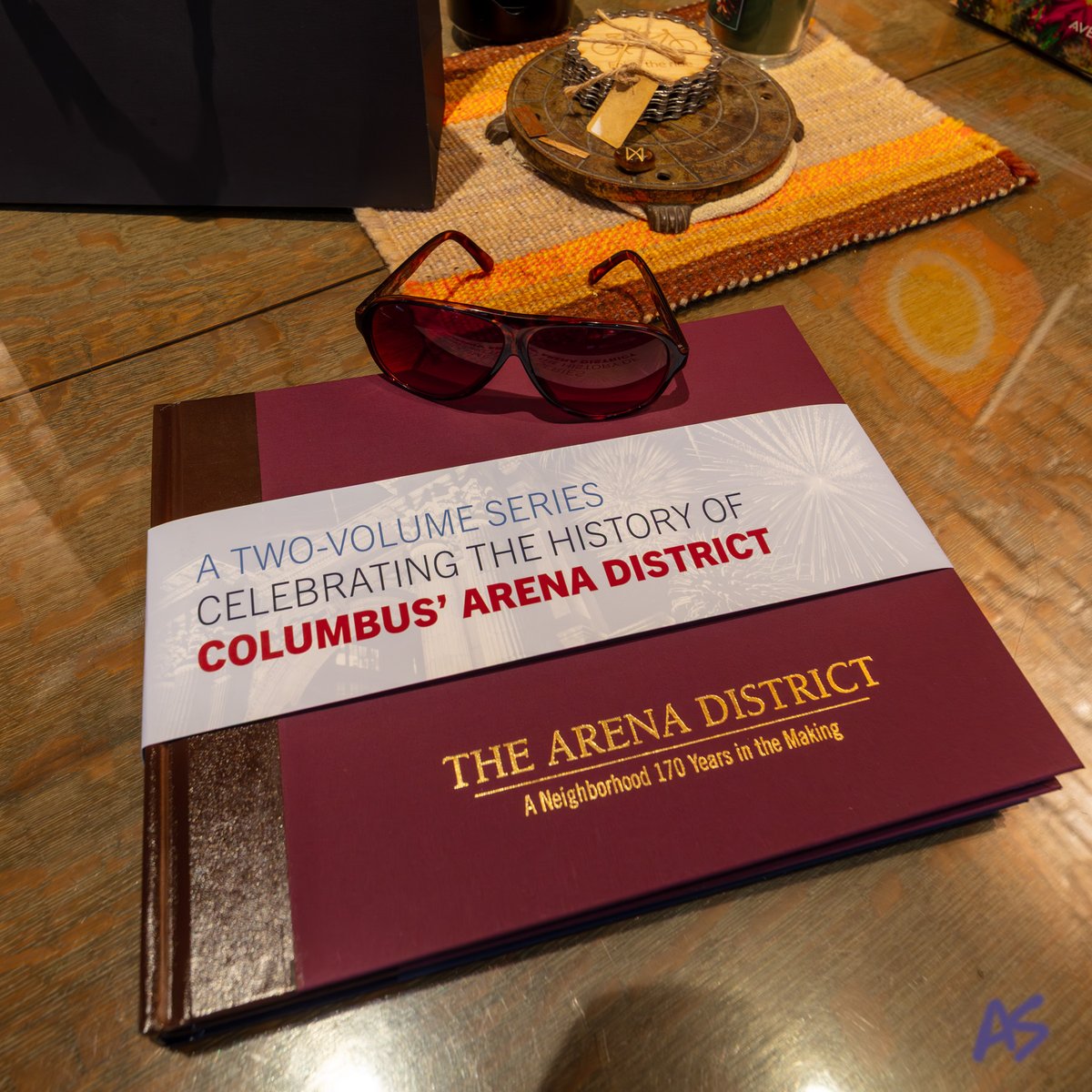 AndySpessard's tweet image. A special thank you to the Arena District and Nationwide Investors for including my artwork in a two-volume coffee table book series celebrating the history of the Arena District in Columbus, Ohio. ❣️🤘❣️

#ArenaDistrict • #CoffeeTableBook • #ColumbusOhio