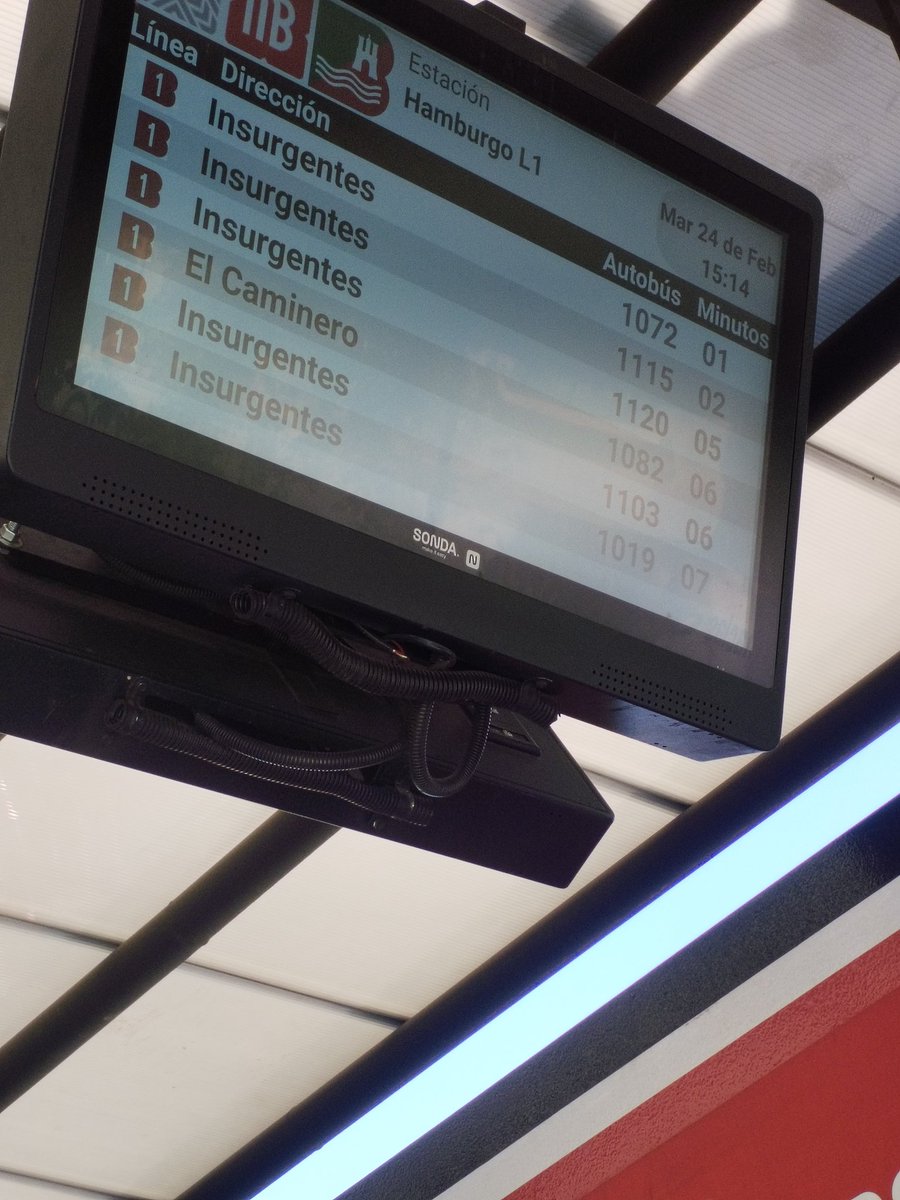 MoonaticaLu's tweet photo. @OVIALCDMX @MetrobusCDMX https://t.co/ixC5NPjnau
