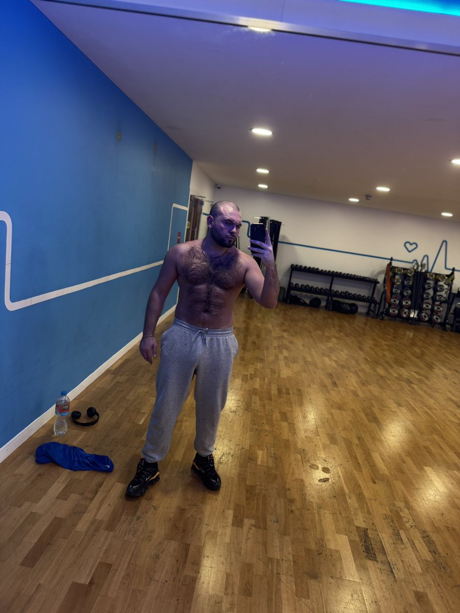 sirpigxxx's tweet photo. Fit and fresh just before some gym fun
#gymslut
#GymRat
#GymBeast
#stinking
#MuscleWorship
#AlphaGay
#ThirstTrap
#sweatyballs
#BeefyGay
#ScruffyGay
#gymfilth
#cruzing
#cummycock https://t.co/IpnbO9LooY