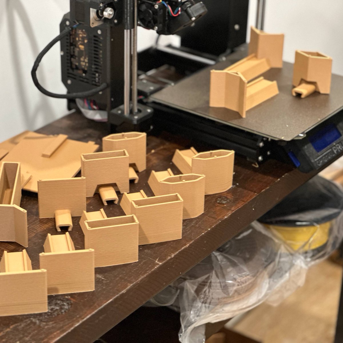 teknion's tweet image. POV: You’re a 6-inch-tall designer checking out the new Figure collection 🧍‍♂️
Same design. 1/12 the size.

#figurecollection #designprocess #teknion #alyssacoletti