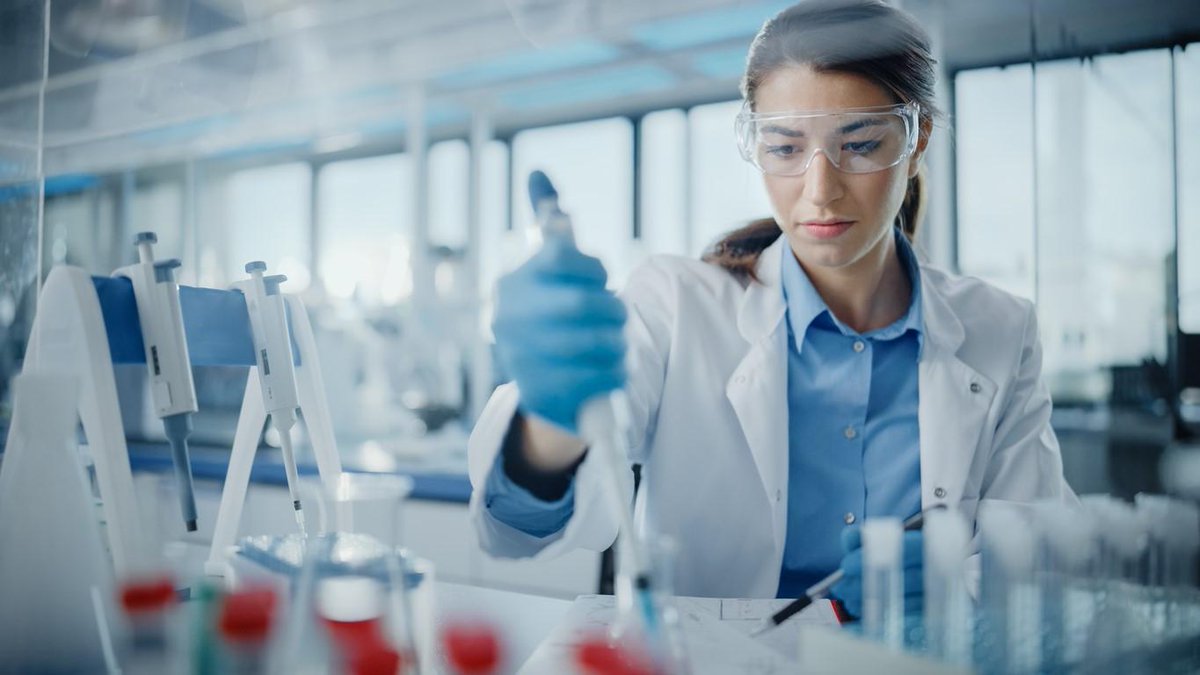 COVID19_disease's tweet photo. 🚨 MAJOR BREAKTHROUGH: Moderna’s single-shot flu + COVID vaccine delivers strong 6-month immunity in early trial
One dose of mRNA-1073 produced durable immunity against matched flu and SARS-CoV-2 strains a potential game-changer for respiratory virus protection. https://t.co/CefJ4dMzDP