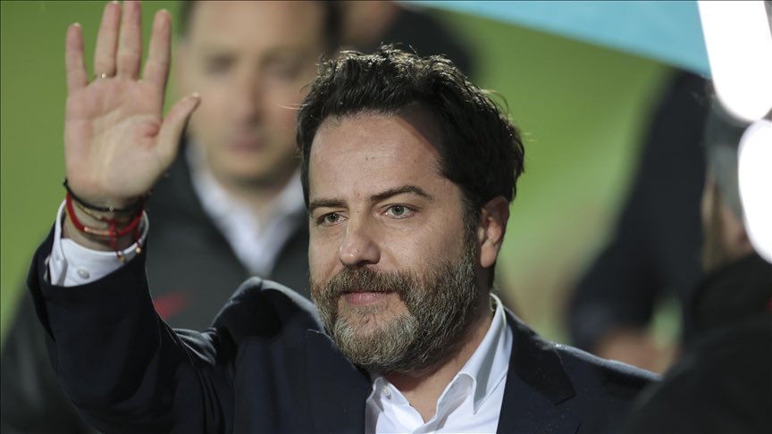 40 milyon Galatasaray’lı adalet istiyor. 

#ErdenTimuraÖzgürlük