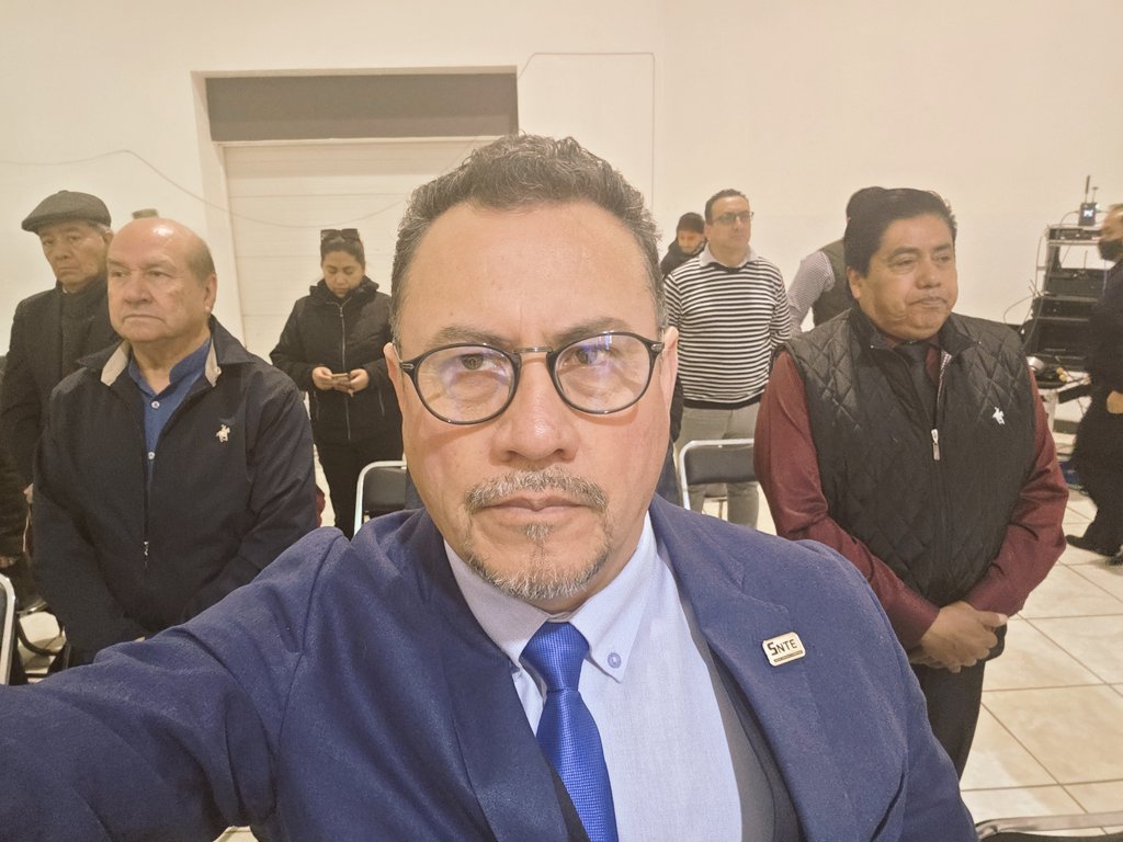 AlfonsoLuTor's tweet photo. En representación  de la Maestra Teresa Meneses secretaria General de la @Seccion55SNTE en el evento conmemorativo del día de la bandera https://t.co/5lAOQfPElT