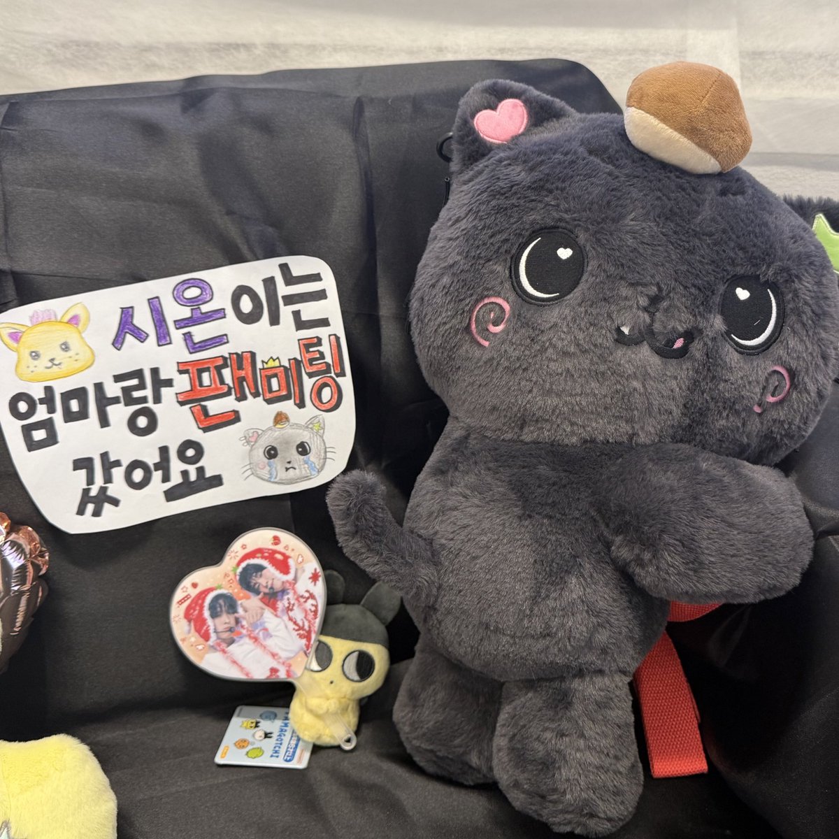 아진짜이녀석귀여워서회사갈때도들고가고싶어
너무짜그매