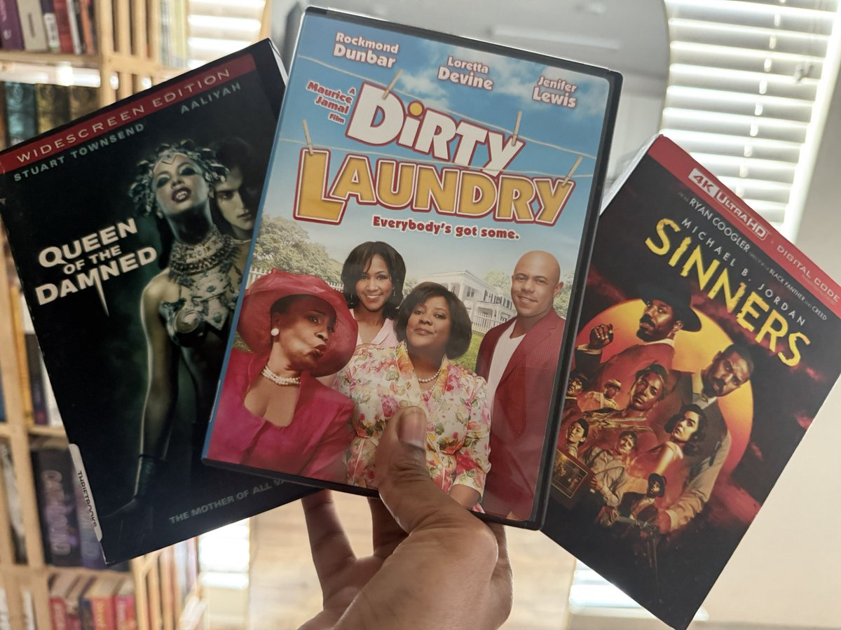 llehsirb's tweet photo. i 💚 physical media https://t.co/28O4F67Lnv