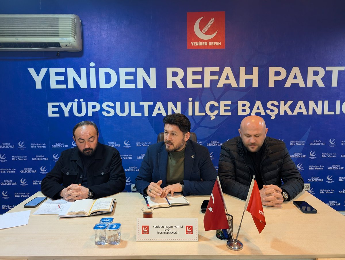 Eyüpsultan için durmak yok!
​İftarın bereketini paylaştıktan hemen sonra, Ramazan ayının ilk ilçe yönetim kurulu toplantısını icra ettik. İlk günkü aşkla, Milli Görüş ruhuyla çalışmalarımıza hız kesmeden devam ediyoruz.
​Gayretimiz; adil bir düzen, tam bağımsız bir Türkiye için!