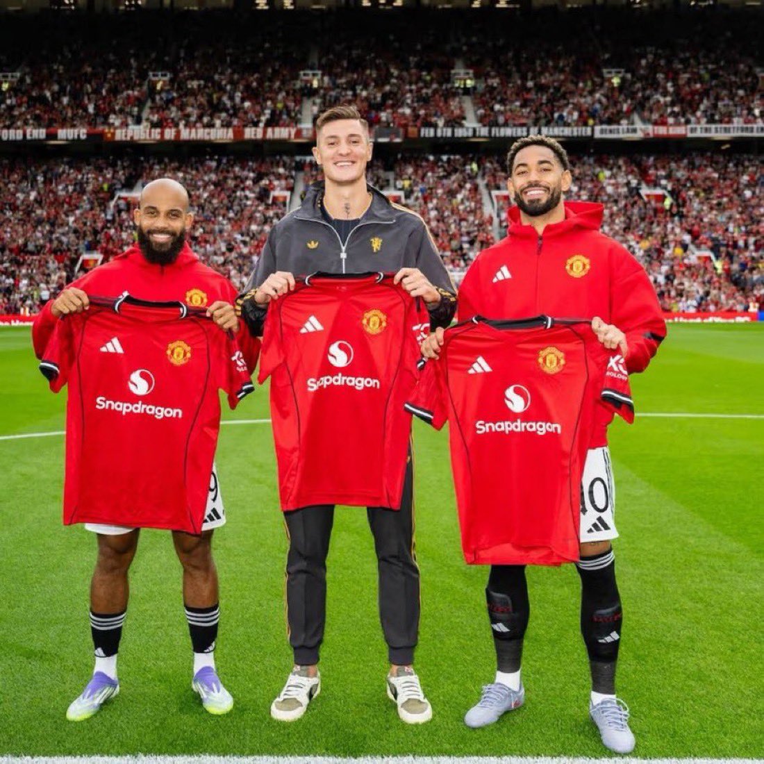 UTDTrey's tweet photo. We went from Garnacho, Hojlund &amp; Sancho to this😭😭😭 https://t.co/1eSmJSCMN1